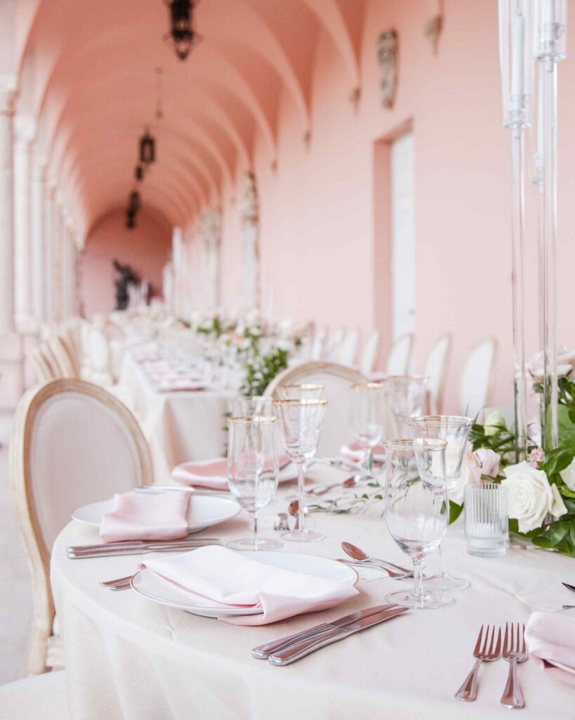 A wedding table at the Ringling Museum in Sarasota
